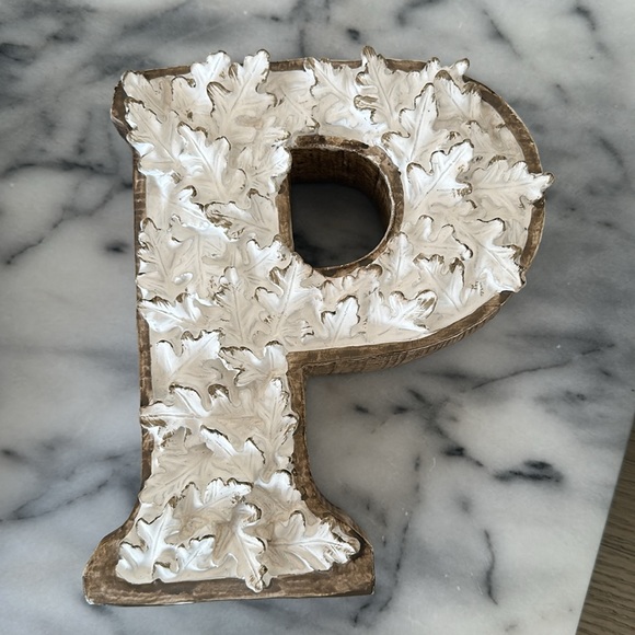 Wooden Tabletop Letter “P” - Picture 6 of 6